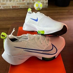 Nike Air Zoom Tempo Next% Flyknit Mens white size 12